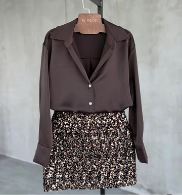 Jette™ | Bluse mit Knopfleiste und Paillettenrock-Set